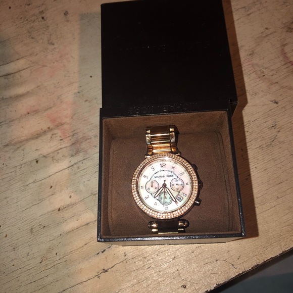 Michael Kors watch - Picture 2 of 2